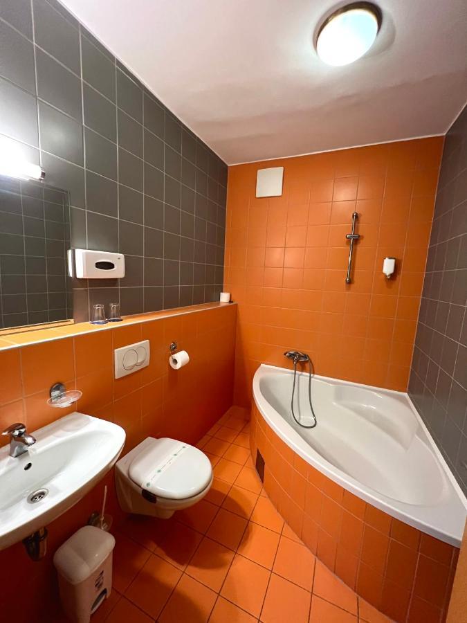 Hotel Jeruzalem Ljutomer ภายนอก รูปภาพ