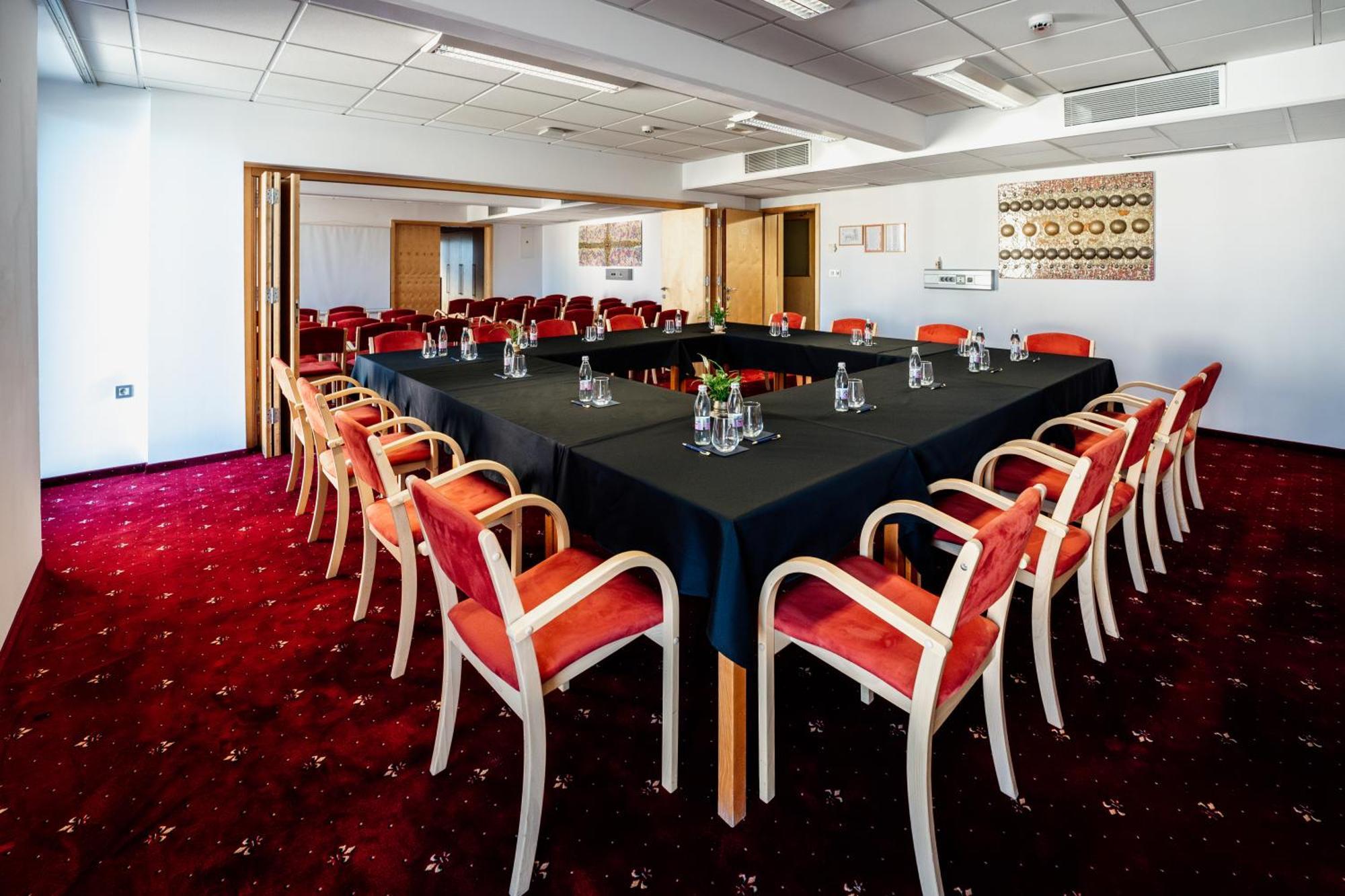 Hotel Jeruzalem Ljutomer ภายนอก รูปภาพ
